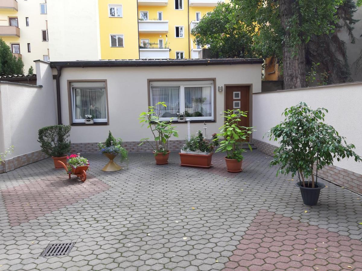 Appartement Singerstr 14 *